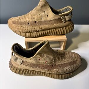 Adidas Yeezy Boost 350 V2 (Look at details in description)